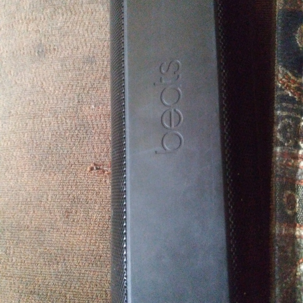 Beats Pill